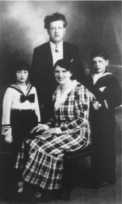 Concetta_et_Alban_Bertapelle_avec_France_et_Enrico.jpg